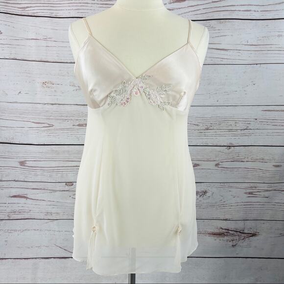 Secret Treasures soft pink sheer negligee beaded - Picture 1 of 13